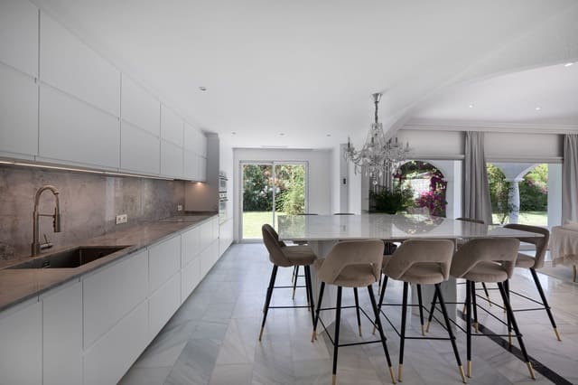 5 sypialnia Willa na sprzedaż w Marbella z basenem garażem - 2 880 000 € (Ref: 7978417)