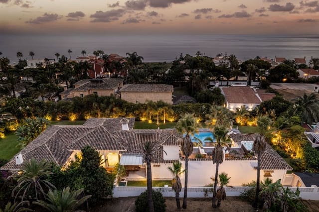 5 sypialnia Willa na sprzedaż w Marbella z basenem garażem - 2 880 000 € (Ref: 7978417)