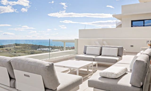 2 bedroom Apartment for sale in Marbella with pool garage - € 925,000 (Ref: 7979147)