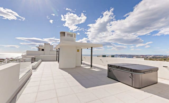 2 bedroom Apartment for sale in Marbella with pool garage - € 925,000 (Ref: 7979147)