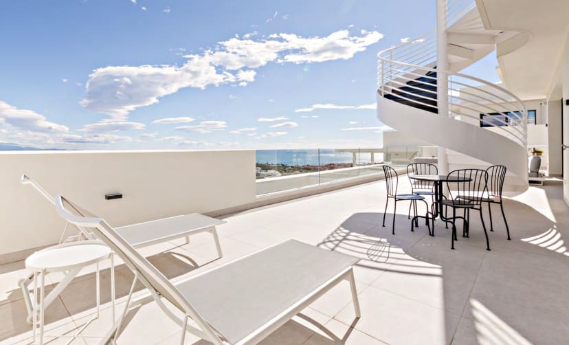 2 soverom Leilighet til salgs i Marbella med svømmebasseng garasje - € 925 000 (Ref: 7979147)