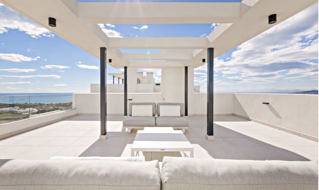 2 bedroom Apartment for sale in Marbella with pool garage - € 925,000 (Ref: 7979147)