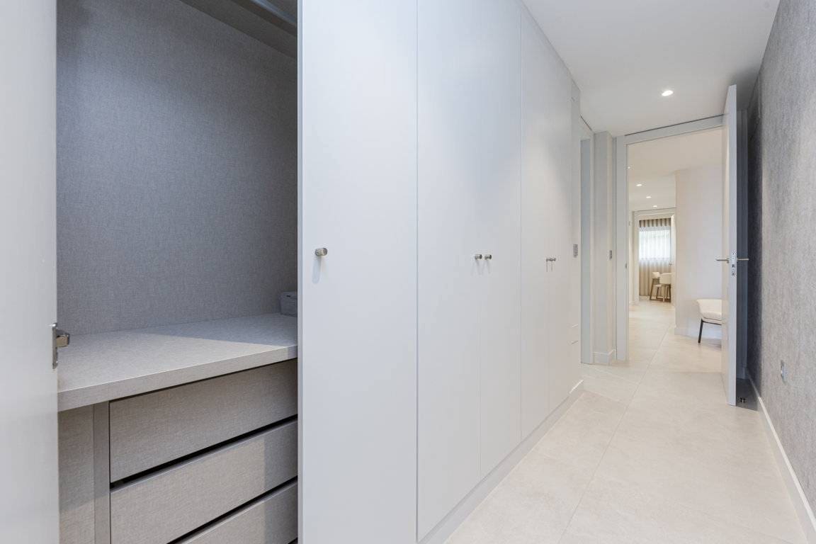 Apartment for sale in Estepona with pool garage - € 464,000 (Ref: 7985560)