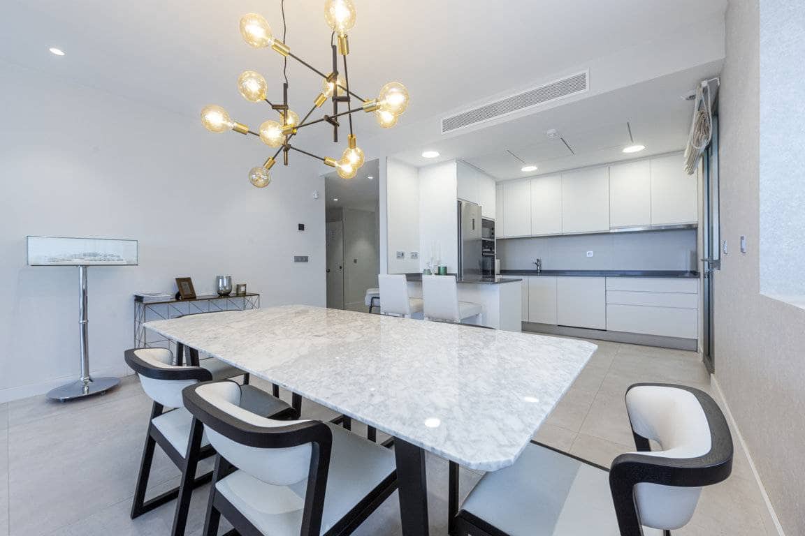 Apartment for sale in Estepona with pool garage - € 464,000 (Ref: 7985560)