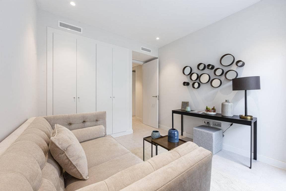 Apartment for sale in Estepona with pool garage - € 464,000 (Ref: 7985560)