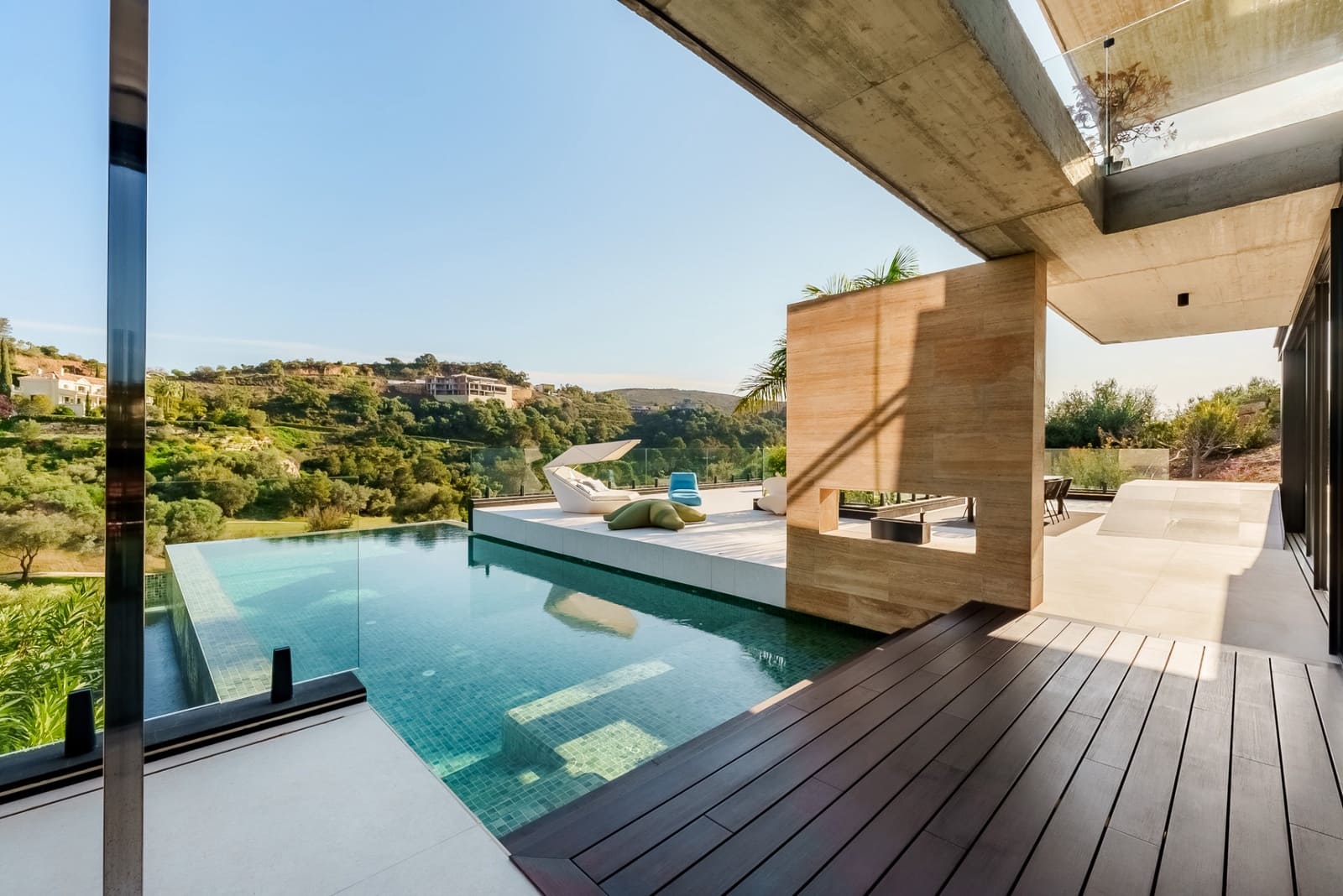 5 bedroom Villa for sale in Marbella with pool garage - € 6,750,000 (Ref: 8885606)