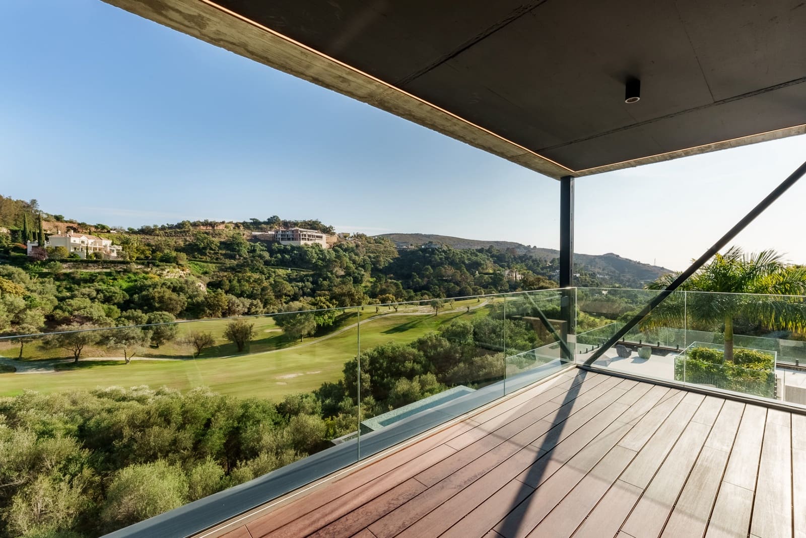 5 bedroom Villa for sale in Marbella with pool garage - € 6,750,000 (Ref: 8885606)