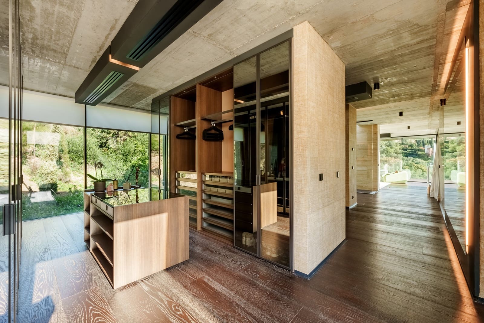 5 bedroom Villa for sale in Marbella with pool garage - € 6,750,000 (Ref: 8885606)