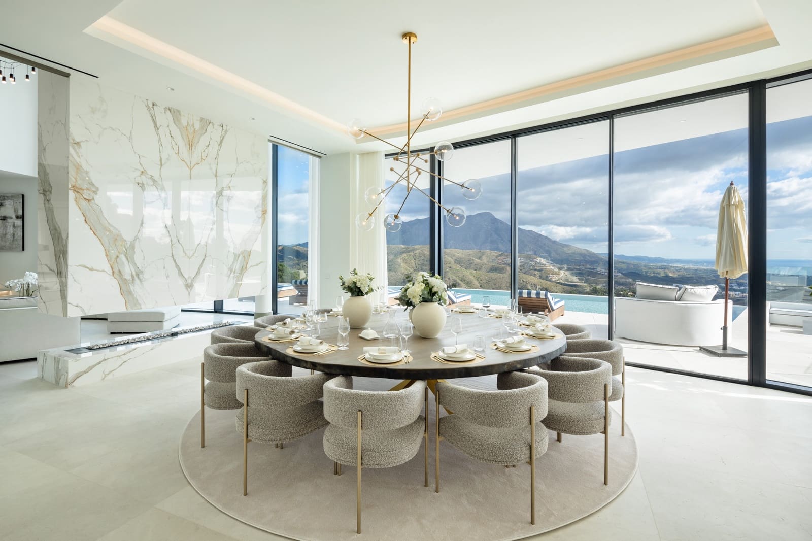 Chalet de 9 habitaciones en Benahavís en venta con piscina - 30.000.000 € (Ref: 8885691)