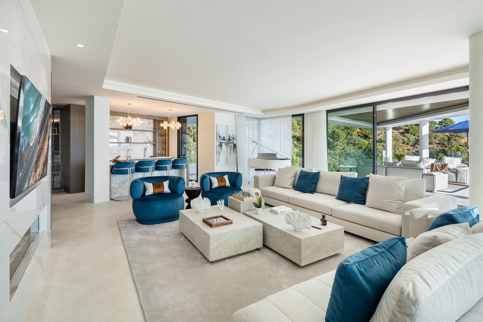 Chalet de 9 habitaciones en Benahavís en venta con piscina - 30.000.000 € (Ref: 8885691)