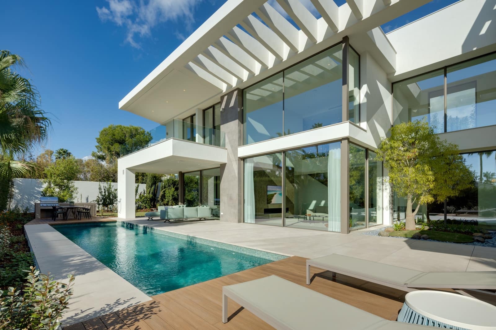 5 bedroom Villa for sale in Marbella with pool - € 5,350,000 (Ref: 8887218)