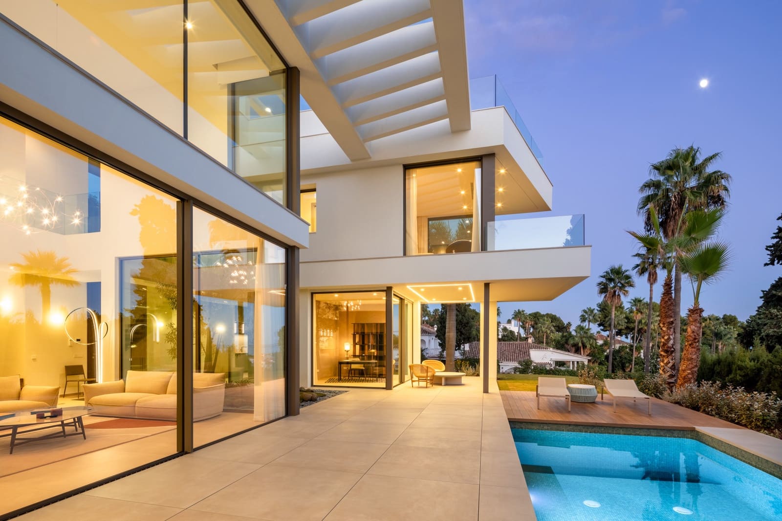 5 bedroom Villa for sale in Marbella with pool - € 5,350,000 (Ref: 8887218)