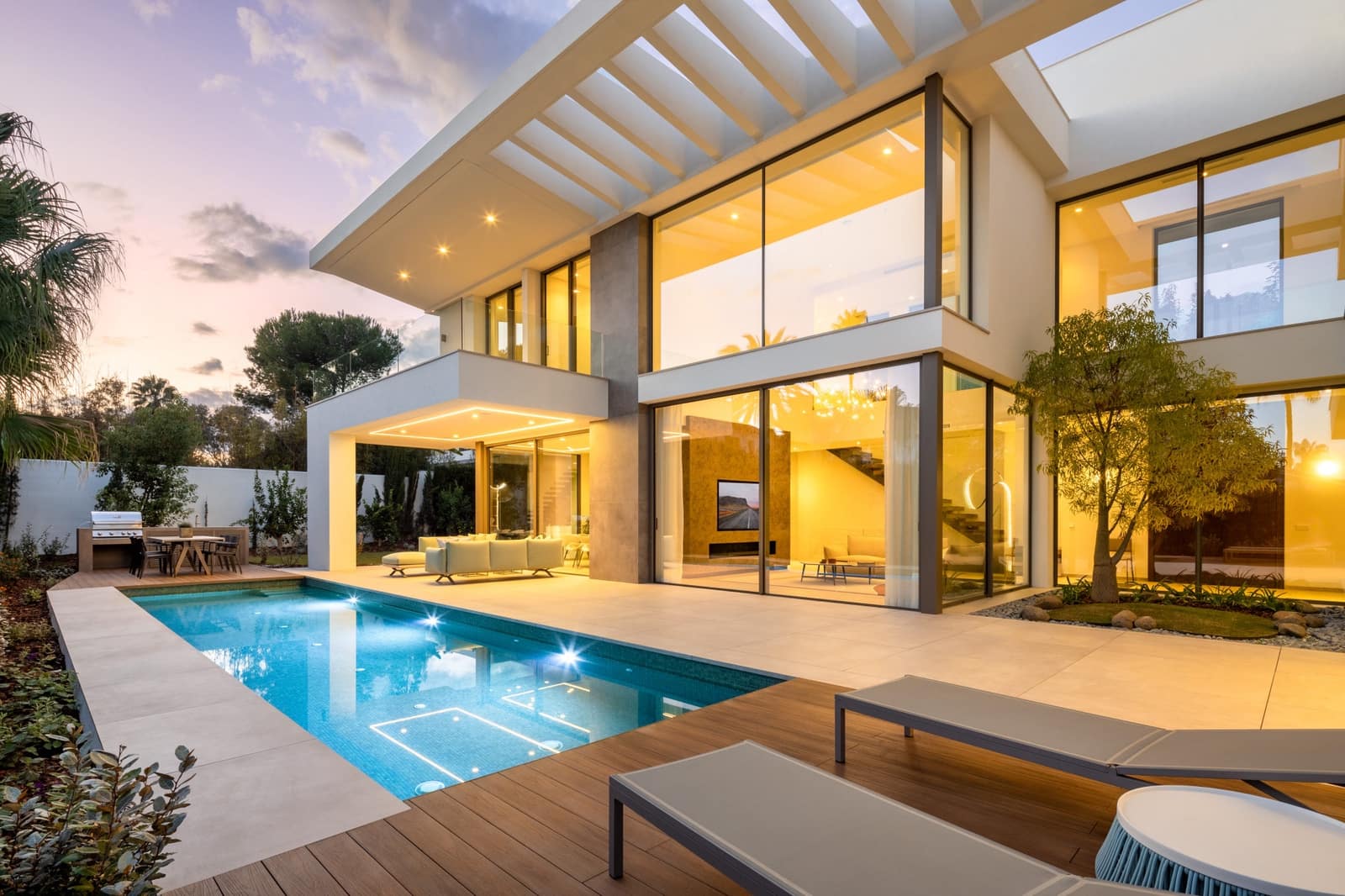 5 bedroom Villa for sale in Marbella with pool - € 5,350,000 (Ref: 8887218)