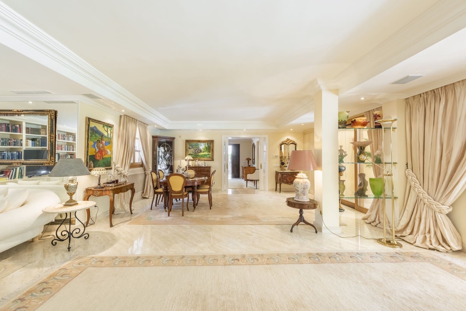 4 sypialnia Willa na sprzedaż w Nueva Andalucia z basenem garażem - 3 295 000 € (Ref: 8887256)