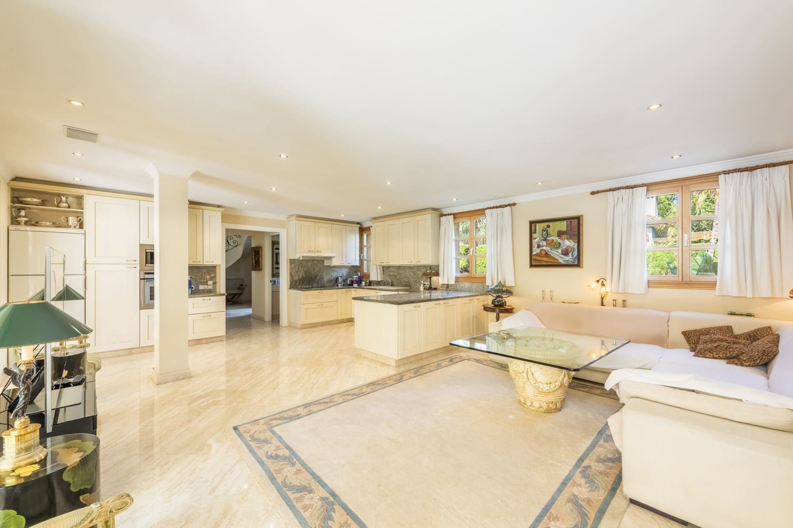 4 sypialnia Willa na sprzedaż w Nueva Andalucia z basenem garażem - 3 295 000 € (Ref: 8887256)