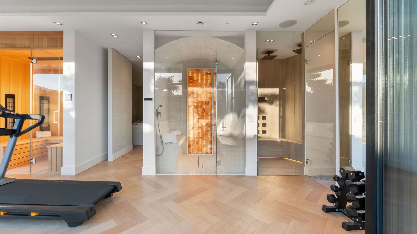 7 bedroom Villa for sale in Nueva Andalucia with pool garage - € 6,990,000 (Ref: 8896025)