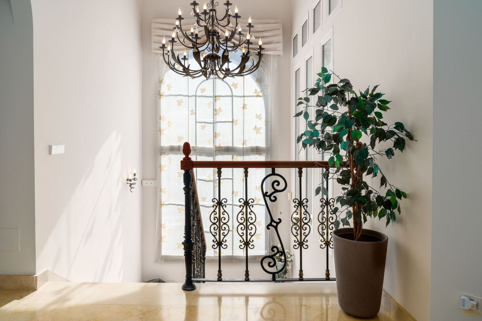 7 bedroom Villa for sale in Nueva Andalucia with pool - € 5,850,000 (Ref: 8896092)