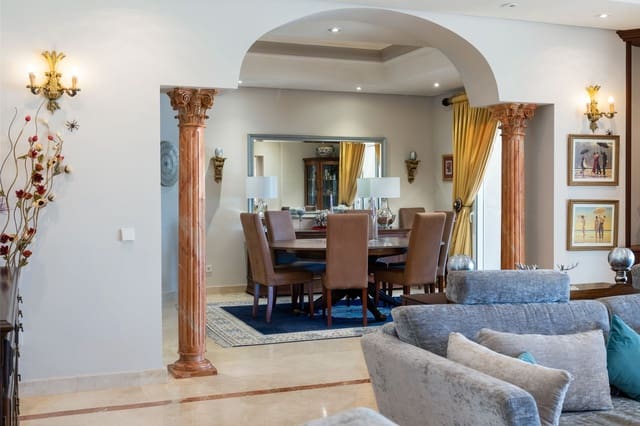 7 Zimmer Villa zu verkaufen in Nueva Andalucia, Marbella mit Pool - 5.850.000 € (Ref: 8896092)