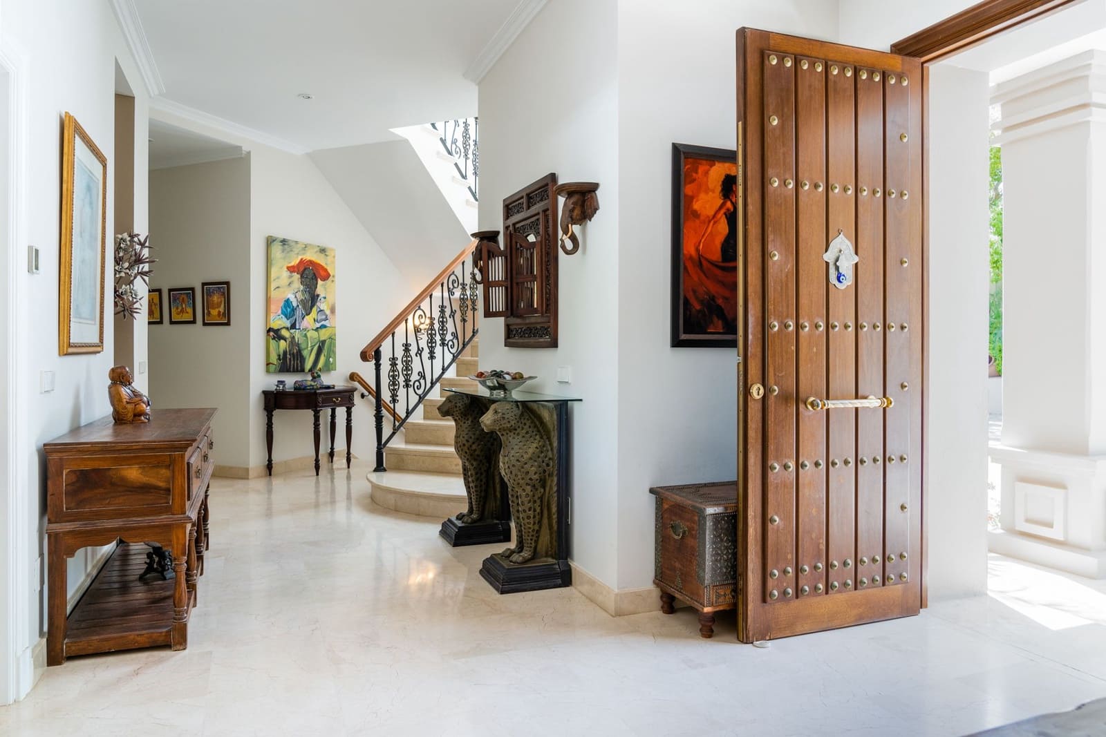 7 bedroom Villa for sale in Nueva Andalucia with pool - € 5,850,000 (Ref: 8896092)