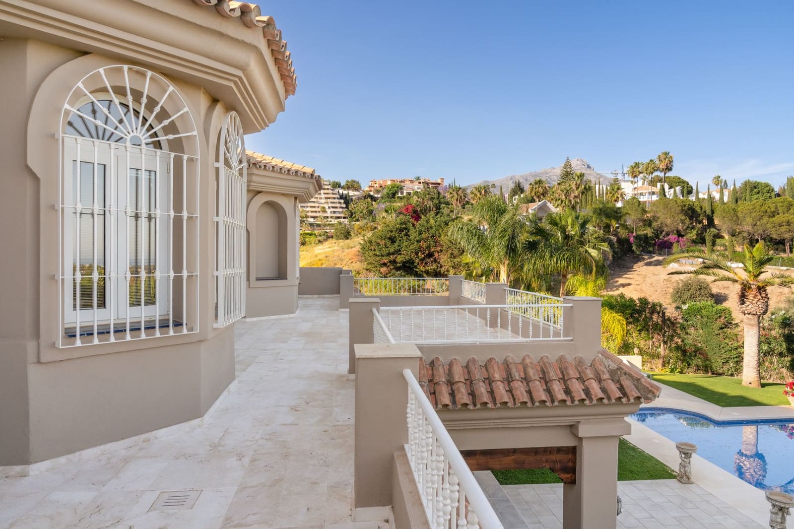 7 bedroom Villa for sale in Nueva Andalucia with pool - € 5,850,000 (Ref: 8896092)