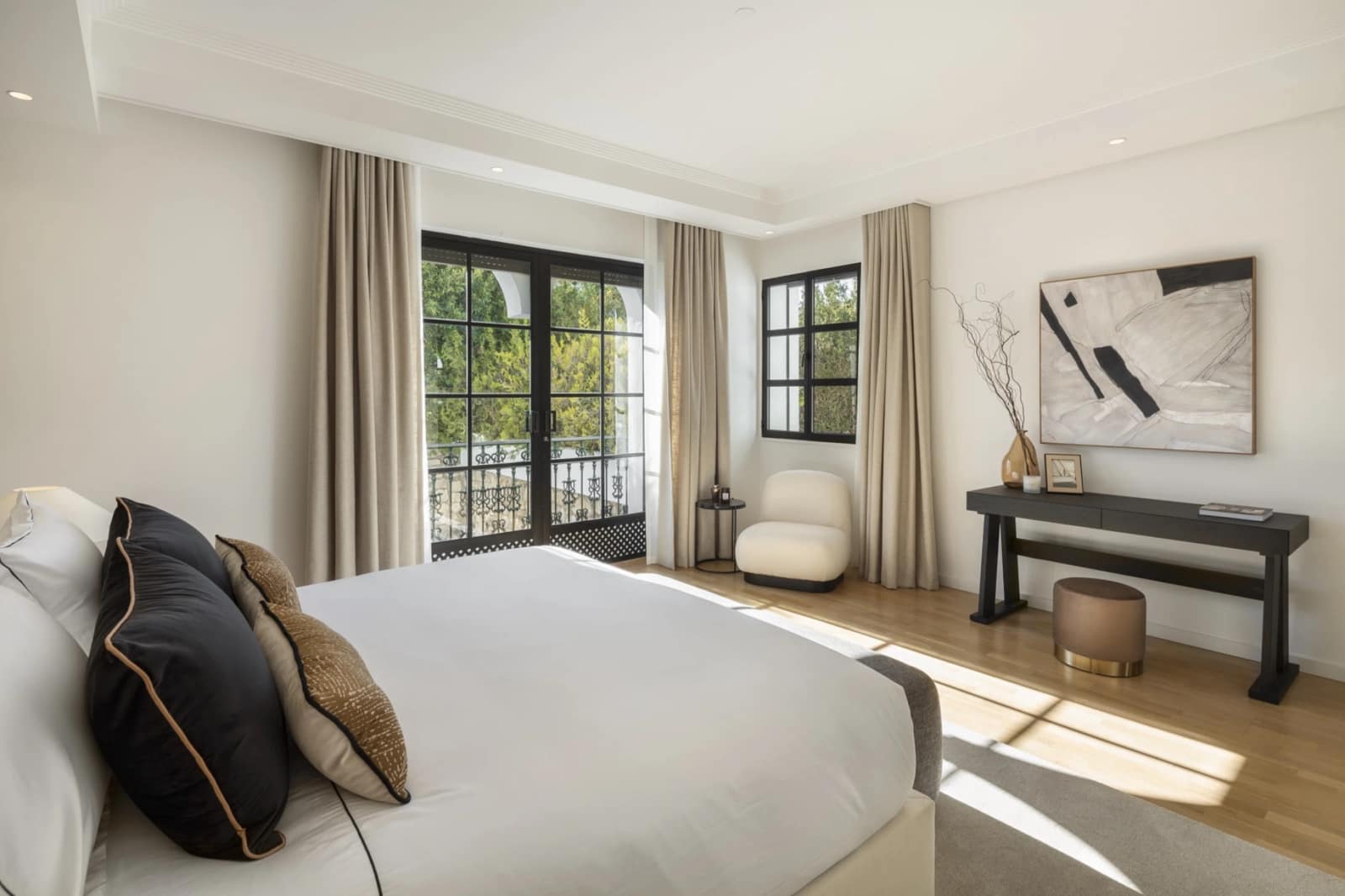 12 Zimmer Villa zu verkaufen in Nueva Andalucia mit Pool Garage - 10.850.000 € (Ref: 8901659)