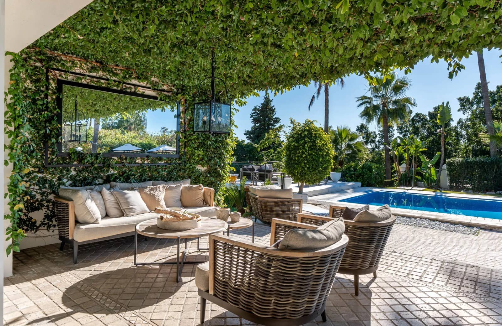 6 bedroom Villa for sale in Nueva Andalucia with pool garage - € 4,500,000 (Ref: 8921016)