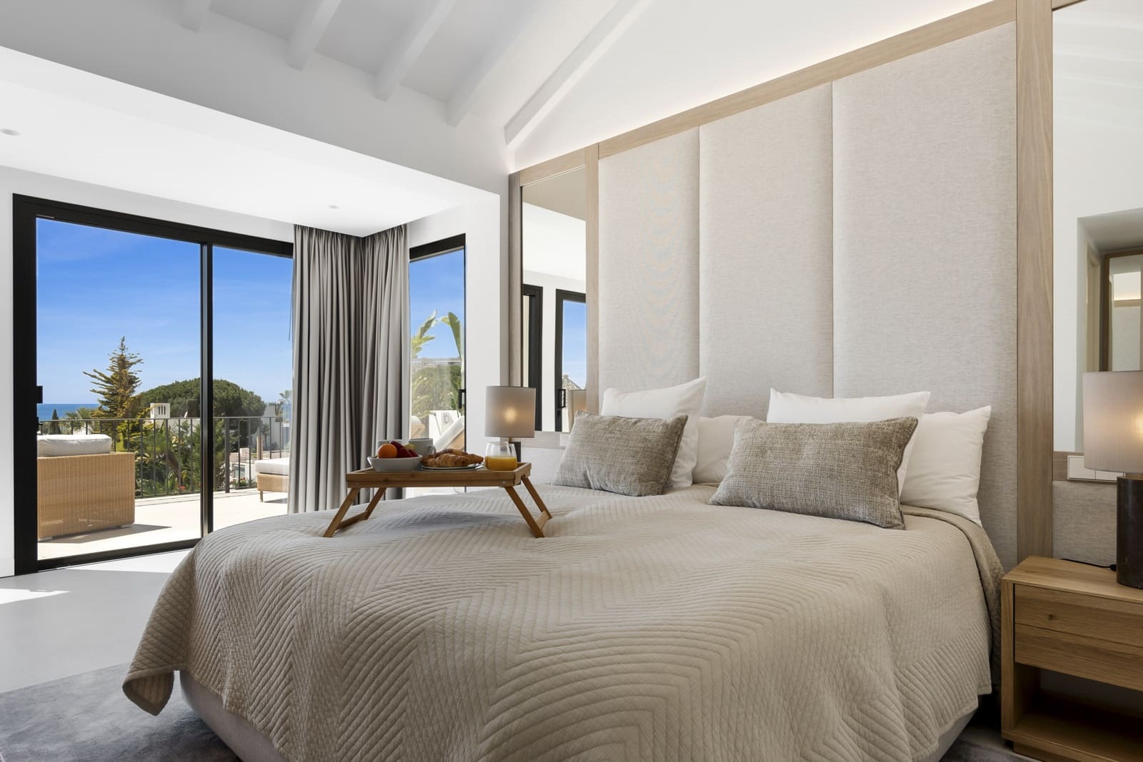 5 bedroom Villa for sale in Marbella with pool garage - € 3,295,000 (Ref: 8923227)