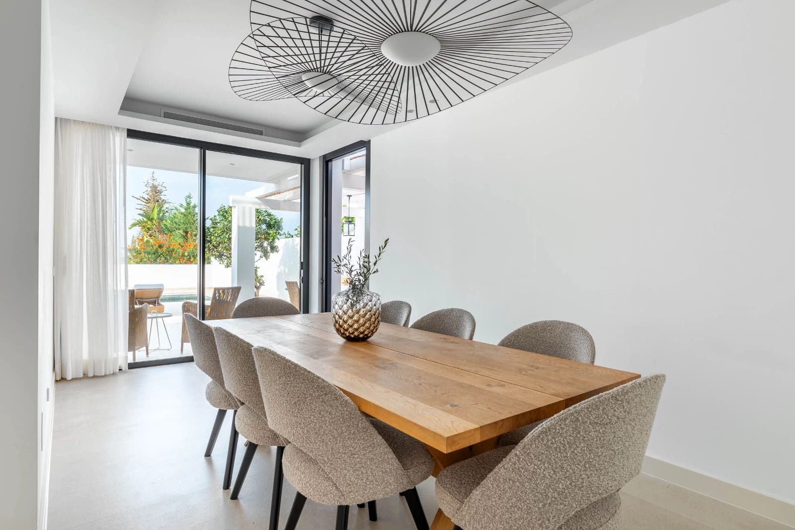 5 bedroom Villa for sale in Marbella with pool garage - € 3,295,000 (Ref: 8923227)