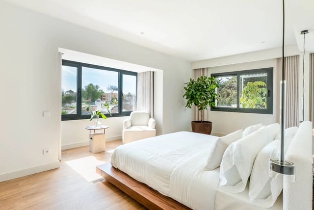 4 Zimmer Villa zu verkaufen in Nueva Andalucia, Marbella mit Pool Garage - 2.950.000 € (Ref: 8923321)