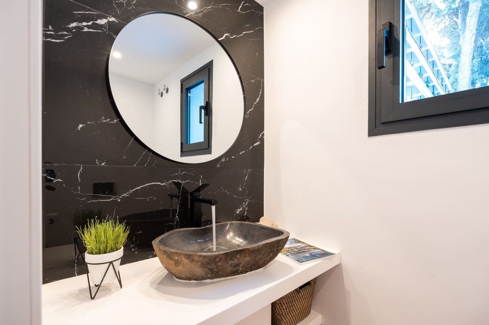 3 bedroom Villa for sale in Nueva Andalucia with pool garage - € 1,595,000 (Ref: 8923391)