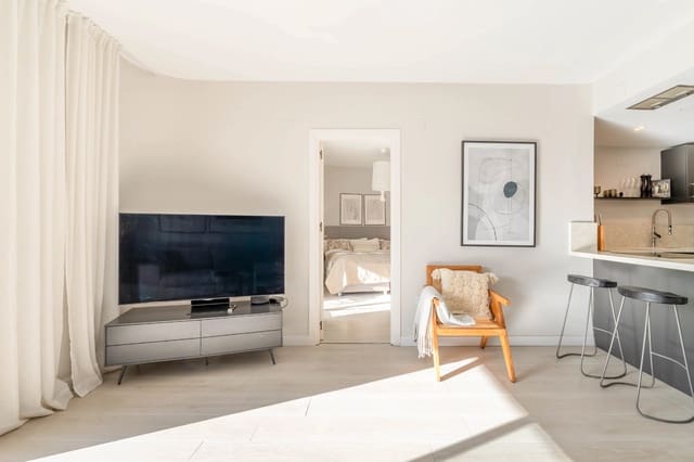 3 chambre Villa/Maison à vendre à Nueva Andalucía, Almería ville avec garage - 669 000 € (Ref: 8925964)