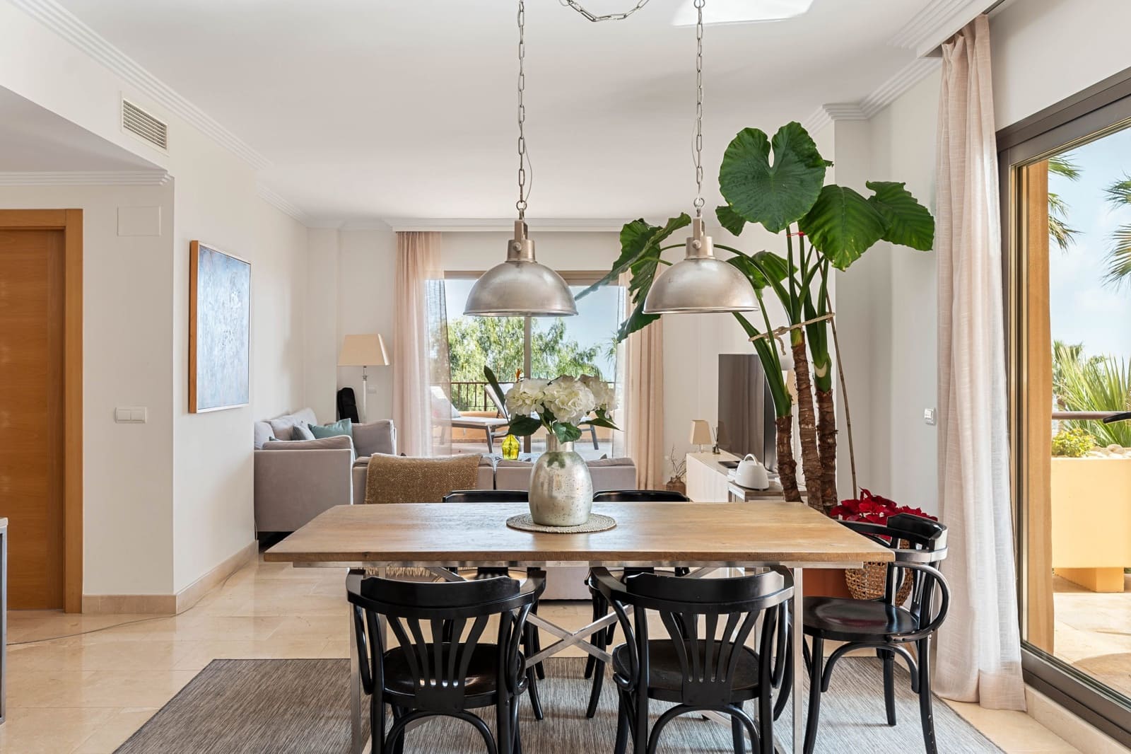 2 bedroom Apartment for sale in Benahavis with garage - € 620,000 (Ref: 8931727)