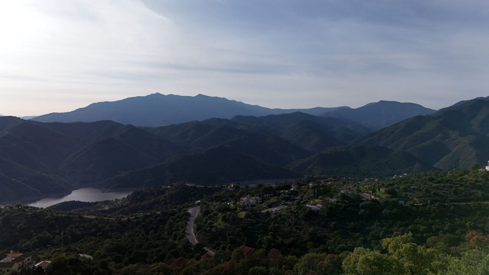 5 bedroom Villa for sale in Marbella with garage - € 995,000 (Ref: 8931785)