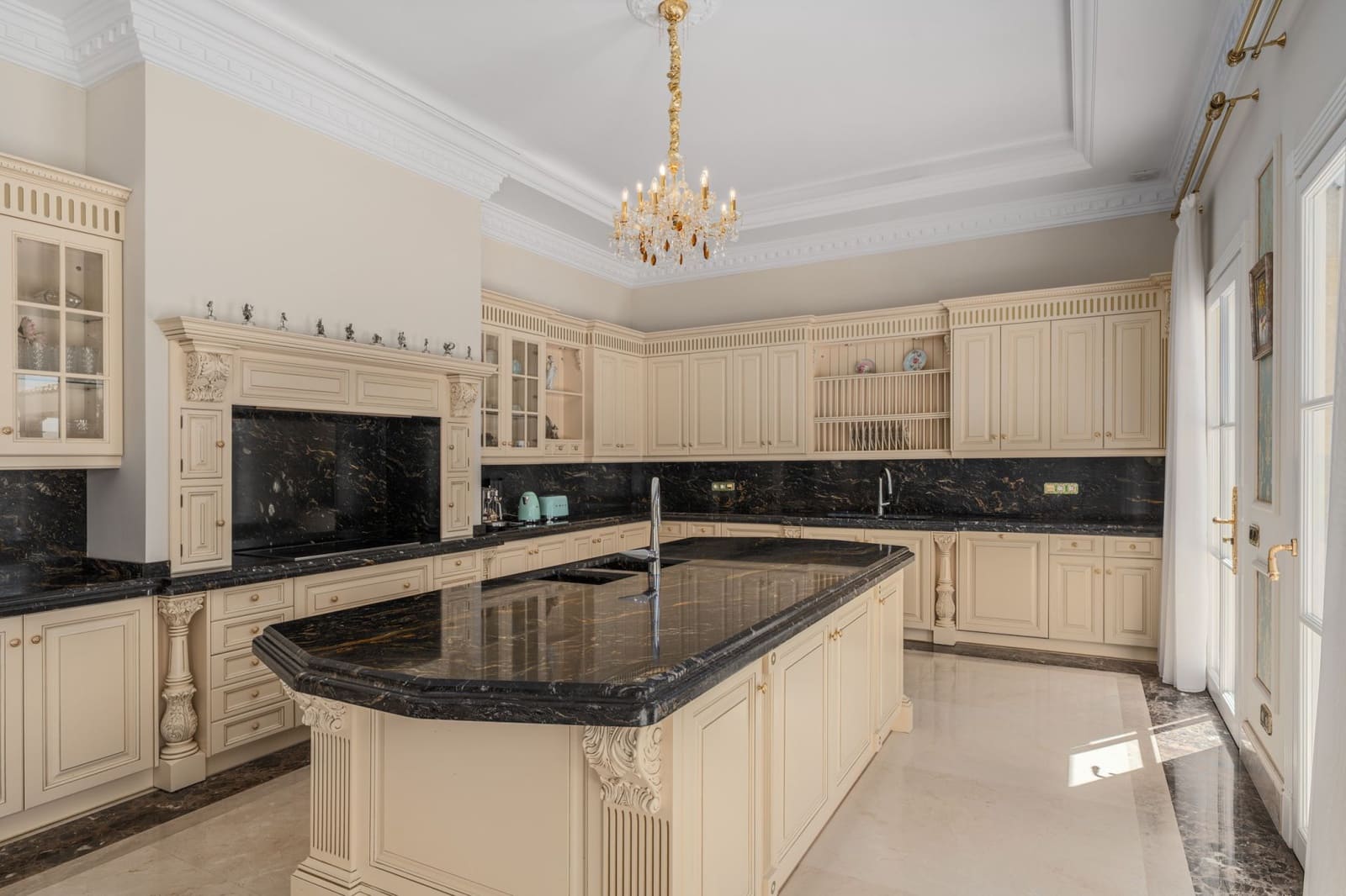 7 chambre Villa/Maison à vendre à Golden Mile avec piscine - 16 000 000 € (Ref: 8934661)