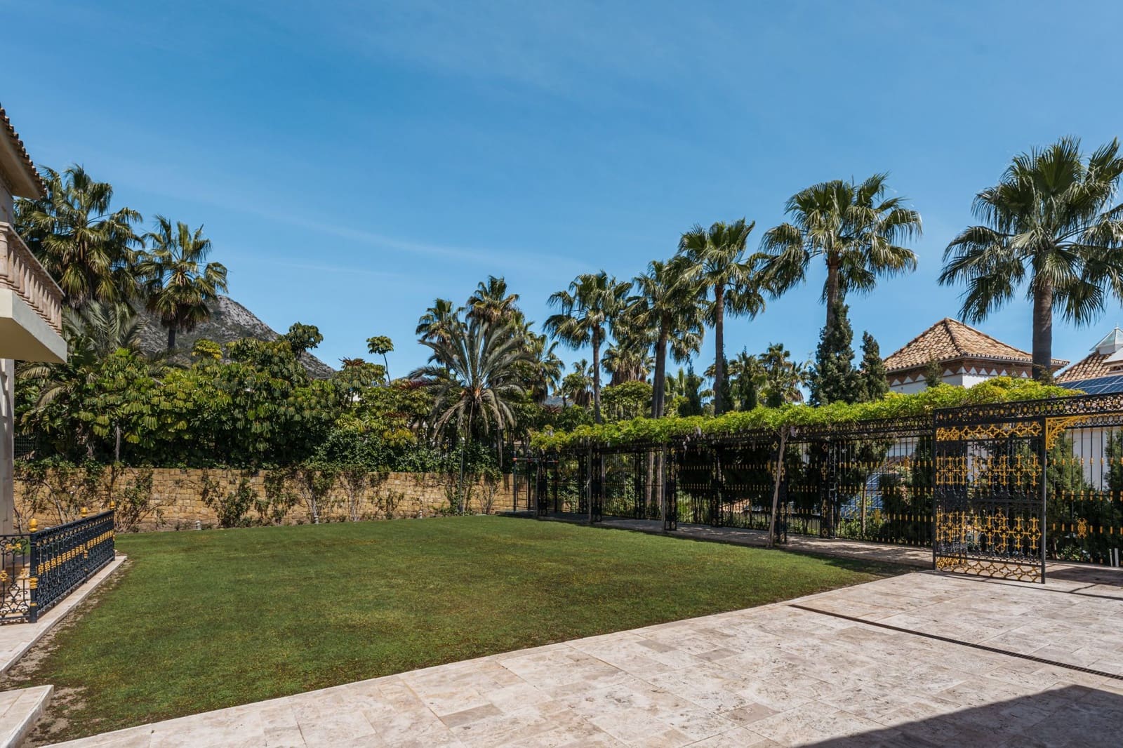 7 chambre Villa/Maison à vendre à Golden Mile avec piscine - 16 000 000 € (Ref: 8934661)