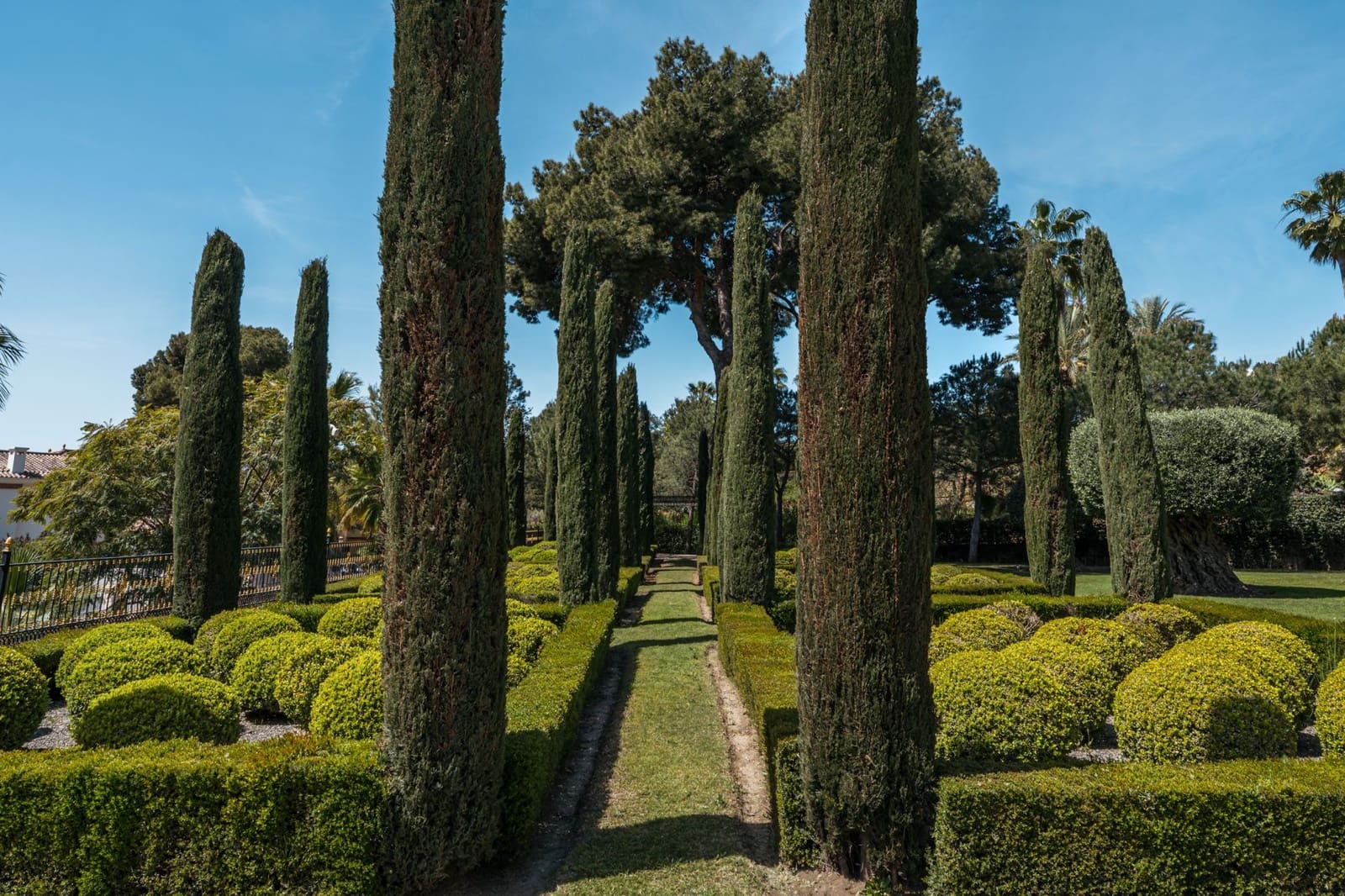 7 chambre Villa/Maison à vendre à Golden Mile avec piscine - 16 000 000 € (Ref: 8934661)