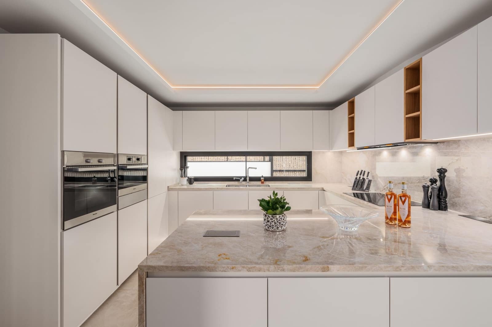 4 chambre Villa/Maison à vendre à El Rosario avec piscine garage - 3 500 000 € (Ref: 8936305)