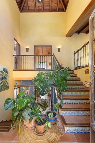 4 Zimmer Villa zu verkaufen in El Madroñal, Benahavís mit Pool - 2.500.000 € (Ref: 8936388)