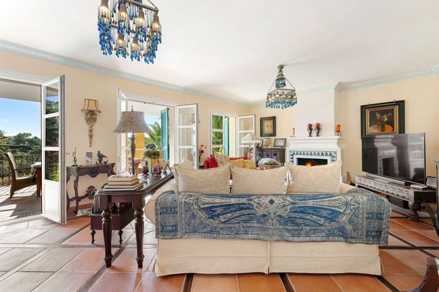 4 Zimmer Villa zu verkaufen in El Madroñal, Benahavís mit Pool - 2.500.000 € (Ref: 8936388)