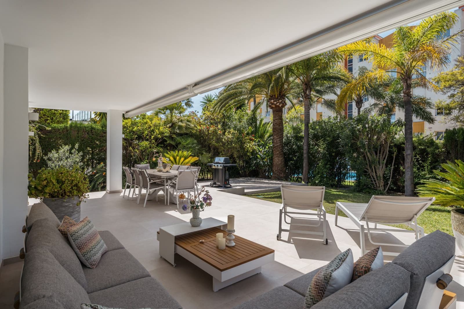 4 soveværelse Villa til salg i Monte Halcones med swimmingpool - € 1.495.000 (Ref: 8939291)