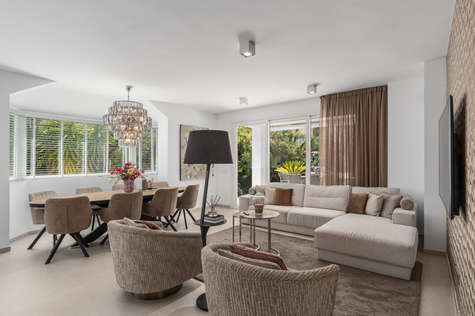 4 soveværelse Villa til salg i Monte Halcones med swimmingpool - € 1.495.000 (Ref: 8939291)