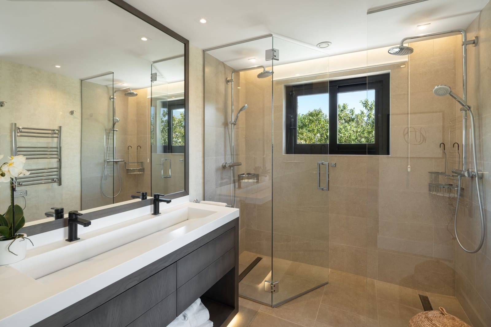 5 bedroom Villa for sale in Marbella with pool garage - € 3,895,000 (Ref: 8953901)