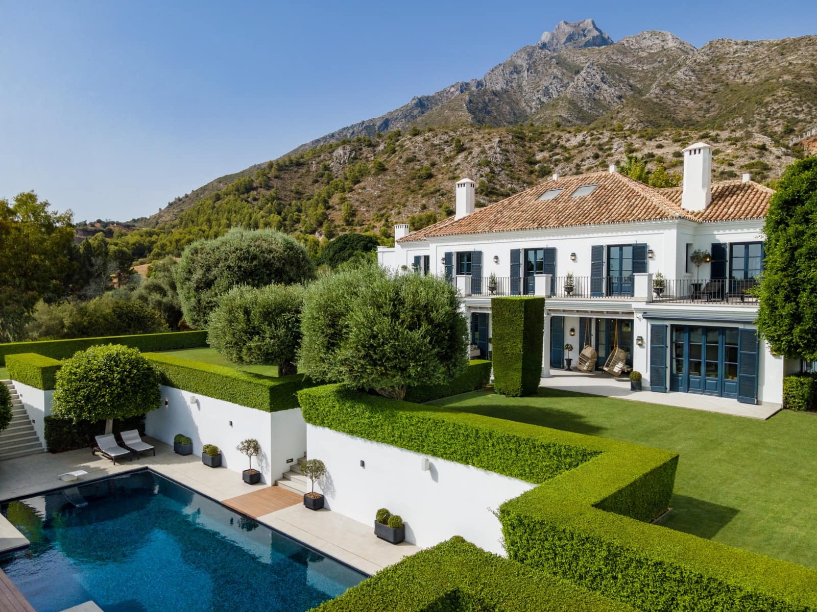 7 bedroom Villa for sale in Marbella with garage - € 13,950,000 (Ref: 8956519)