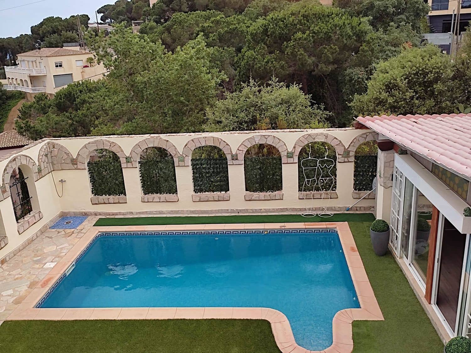 6 bedroom Villa for sale in Lloret de Mar with pool garage € 490,000 (Ref 7958868)