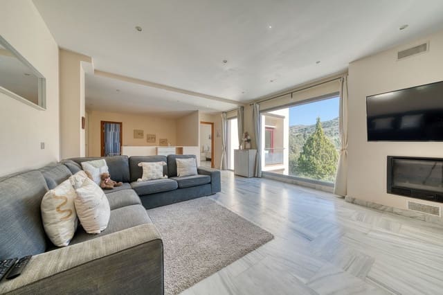 5 sypialnia Willa na sprzedaż w Los Flamingos, Benahavís z basenem garażem - 600 000 € (Ref: 10015874)