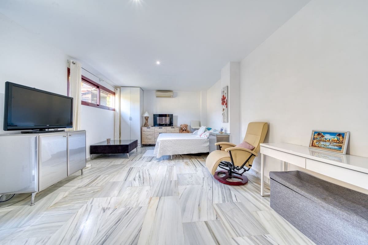 5 sovrum Villa till salu i Los Flamingos med pool garage - 600 000 € (Ref: 10015874)