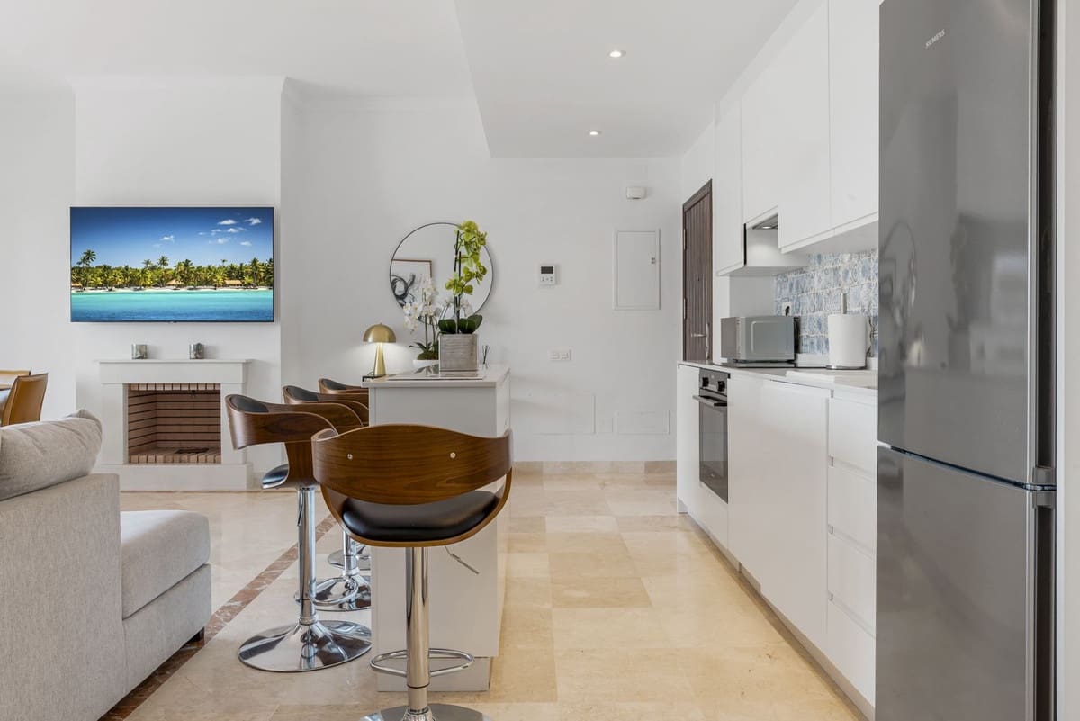 3 bedroom Apartment for sale in Benahavis with pool garage - € 599,500 (Ref: 10015875)
