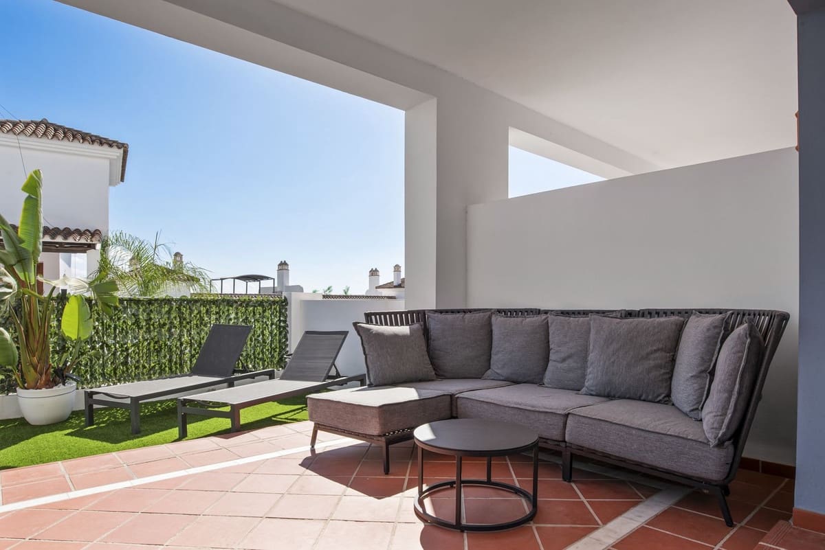 3 bedroom Apartment for sale in Benahavis with pool garage - € 599,500 (Ref: 10015875)