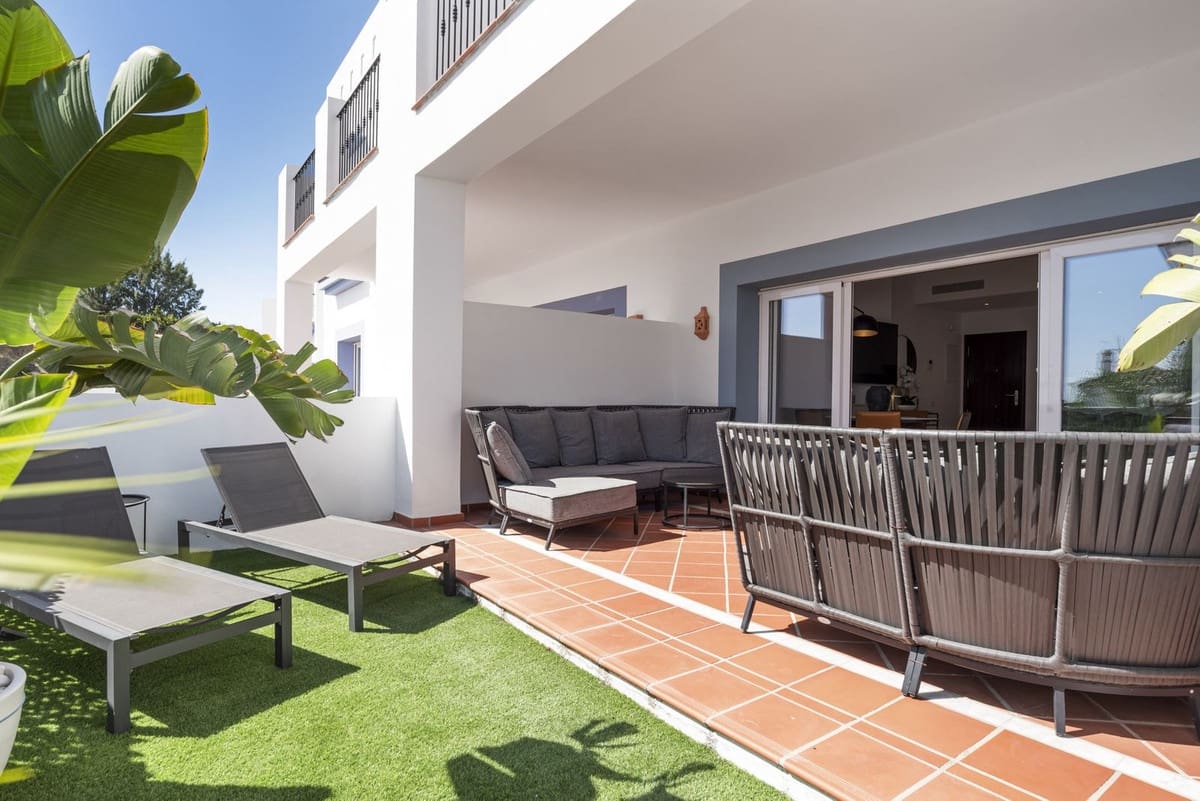 3 bedroom Apartment for sale in Benahavis with pool garage - € 599,500 (Ref: 10015875)