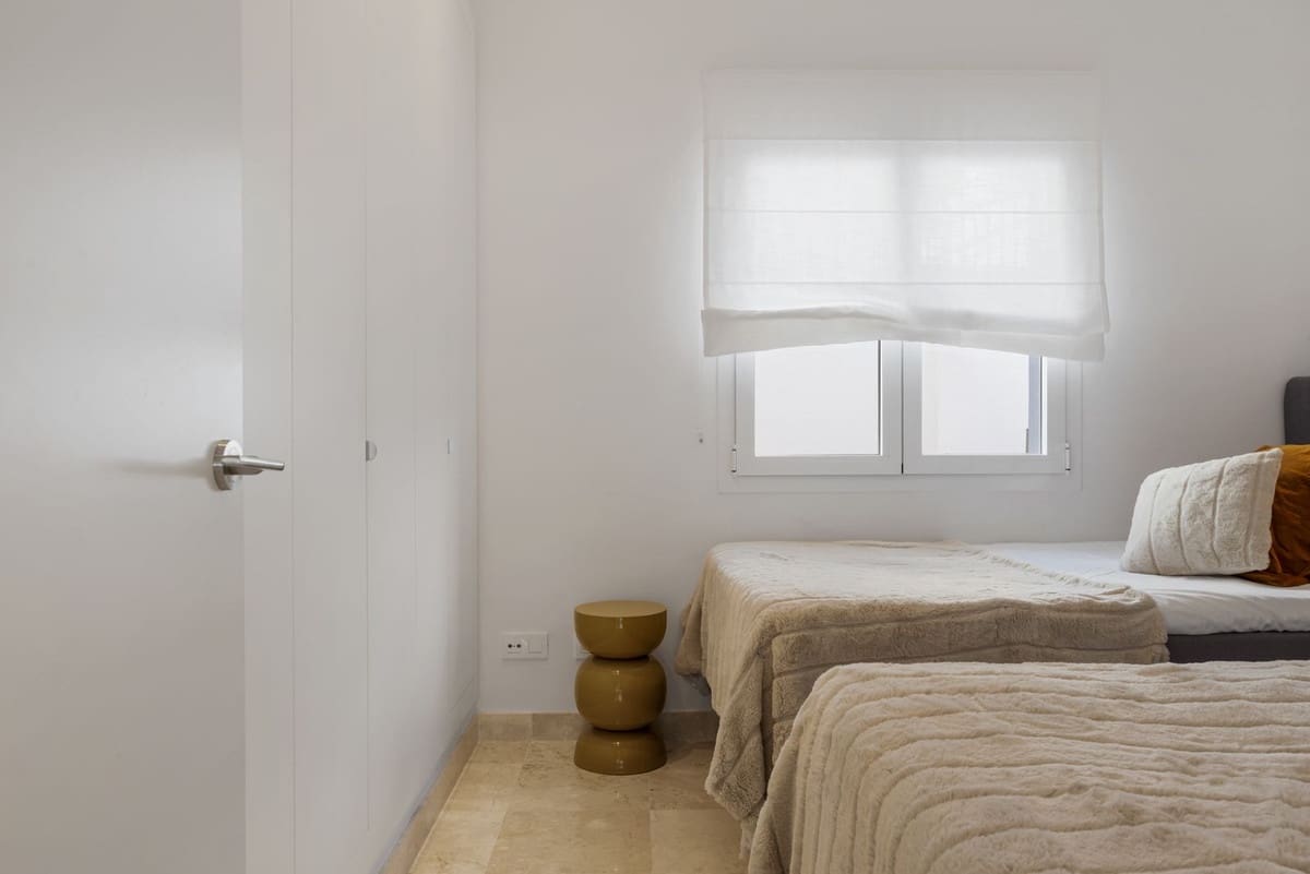 3 bedroom Apartment for sale in Benahavis with pool garage - € 599,500 (Ref: 10015875)